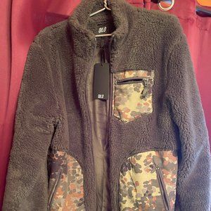 Qilo Sherpa Jacket - Dark Moss / Flecktarn - Size Large
